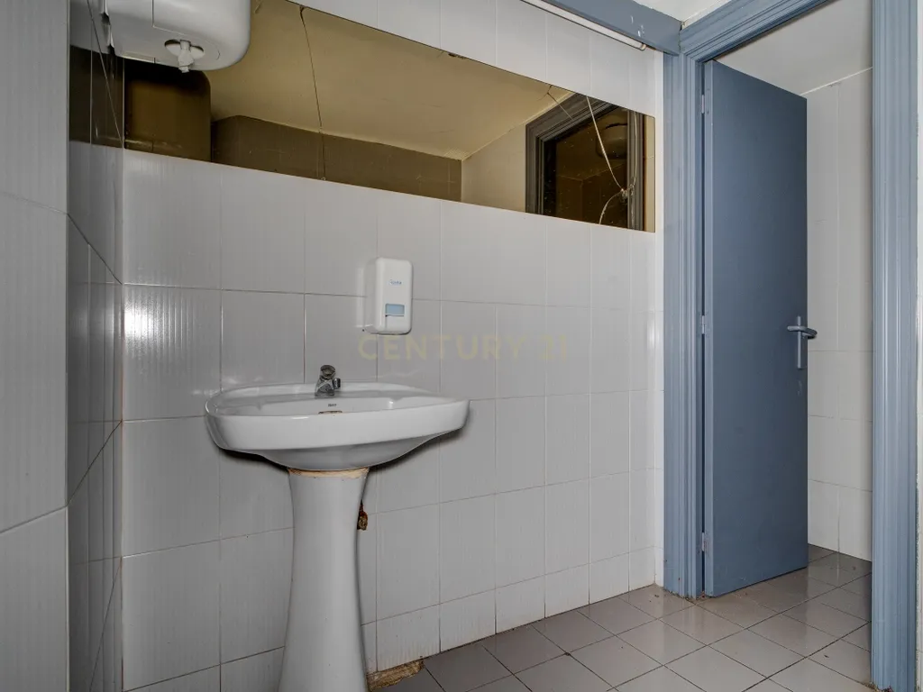 - Image 49
