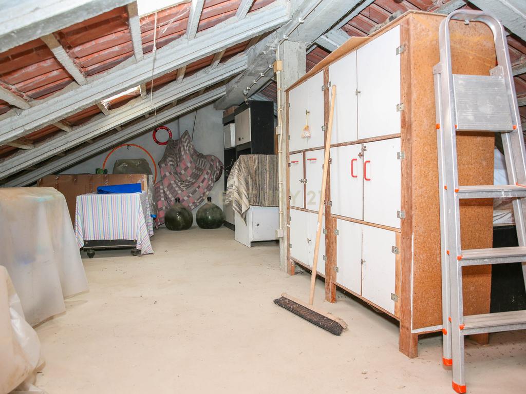 Prédio em Propriedade Total - Habitação e Comércio - Image 98