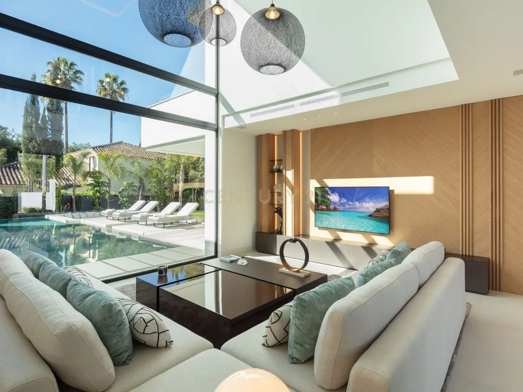 Las Brisas, Nueva Andalucía