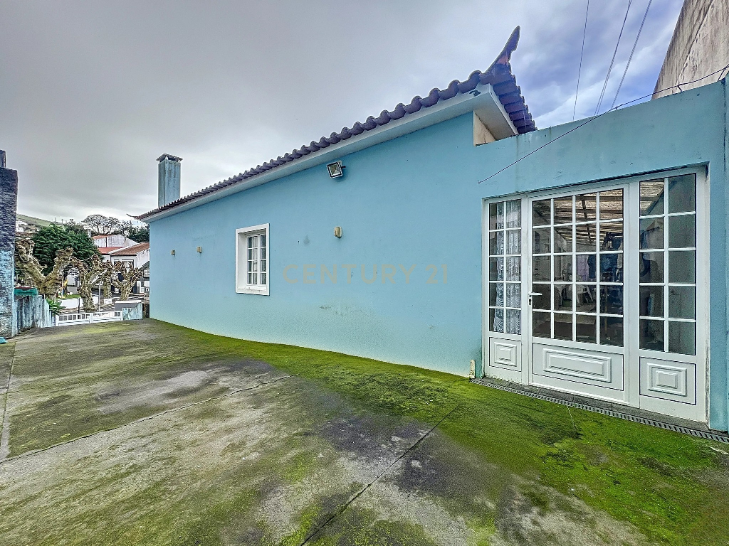 Moradia T3 com Anexo T0 / Feteiras / Ponta Delgada - Image 20