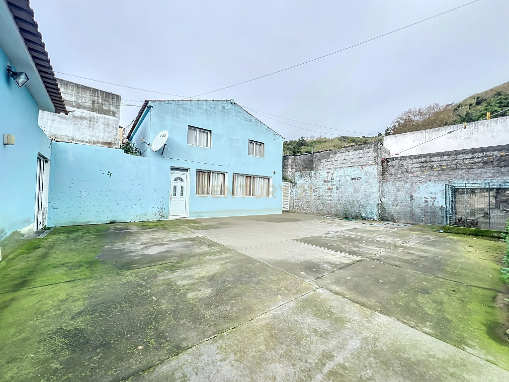 Moradia T3 com Anexo T0 / Feteiras / Ponta Delgada - Image 21