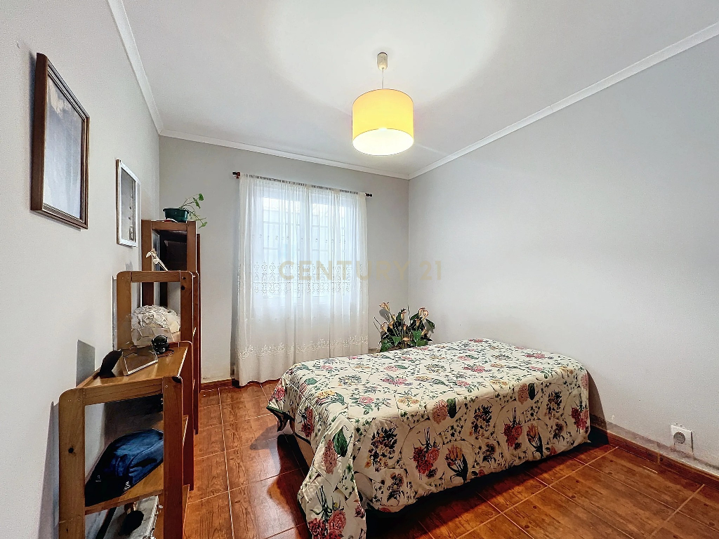 Moradia T3 com Anexo T0 / Feteiras / Ponta Delgada - Image 15