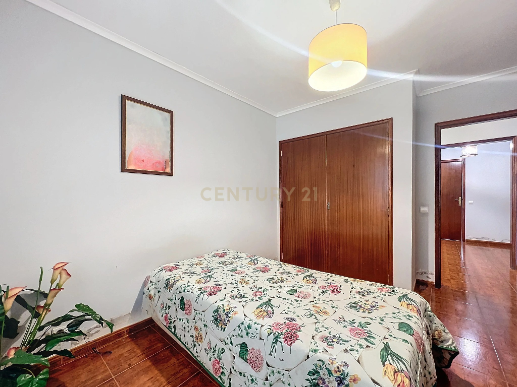 Moradia T3 com Anexo T0 / Feteiras / Ponta Delgada - Image 16