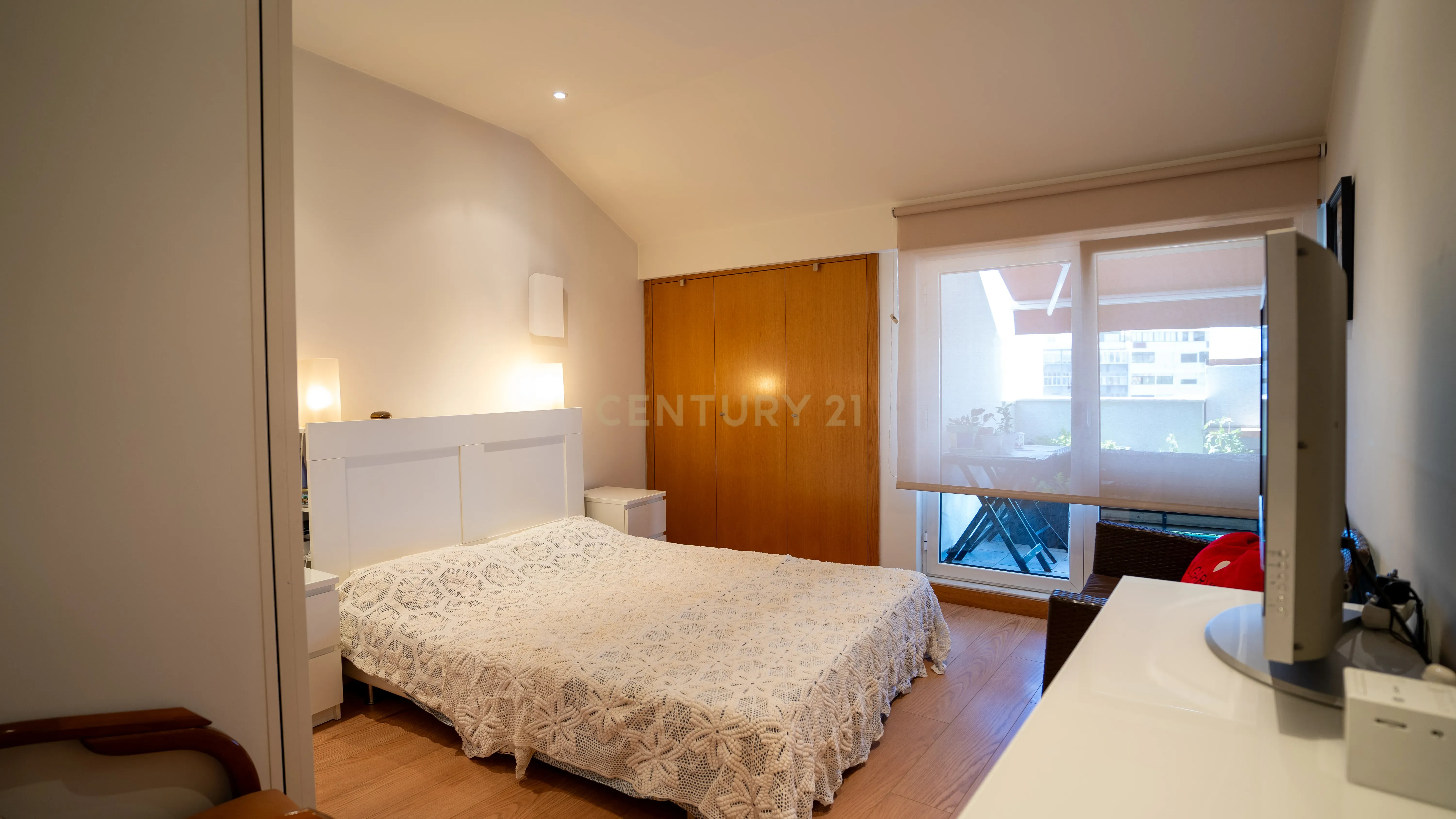 Apartamento com Terraço T2 de Charme em Benfica - Excelência e Conforto - Image 18