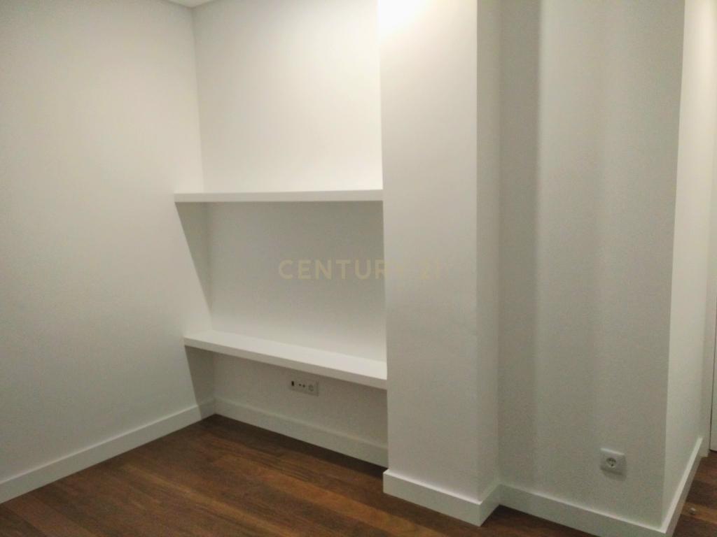 Apartamento T4 totalmente renovado junto à Casa da Música - Image 14