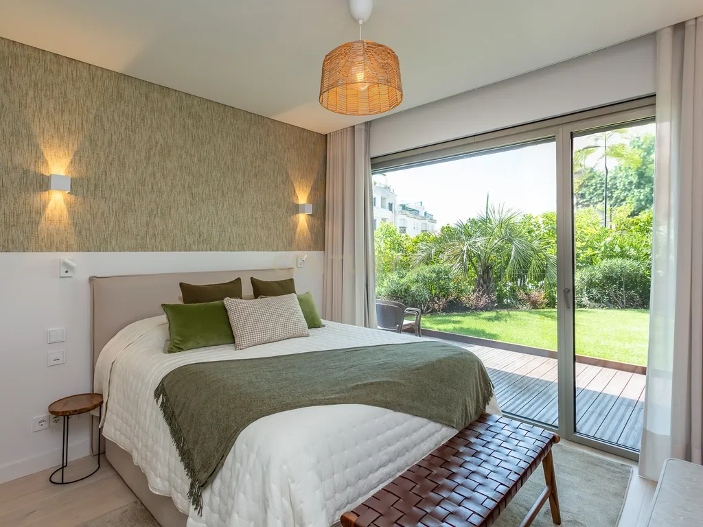 Apartamento T2 Centro Cascais com piscina e jardim privativos - Image 23