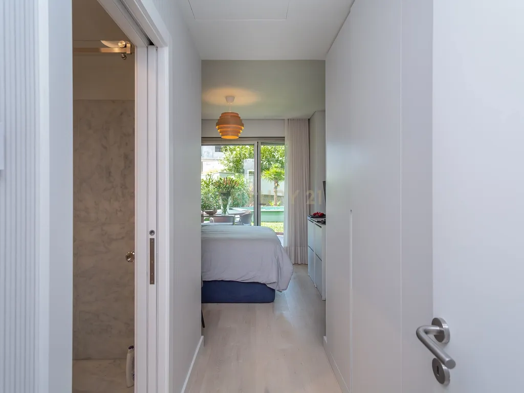 Apartamento T2 Centro Cascais com piscina e jardim privativos - Image 20