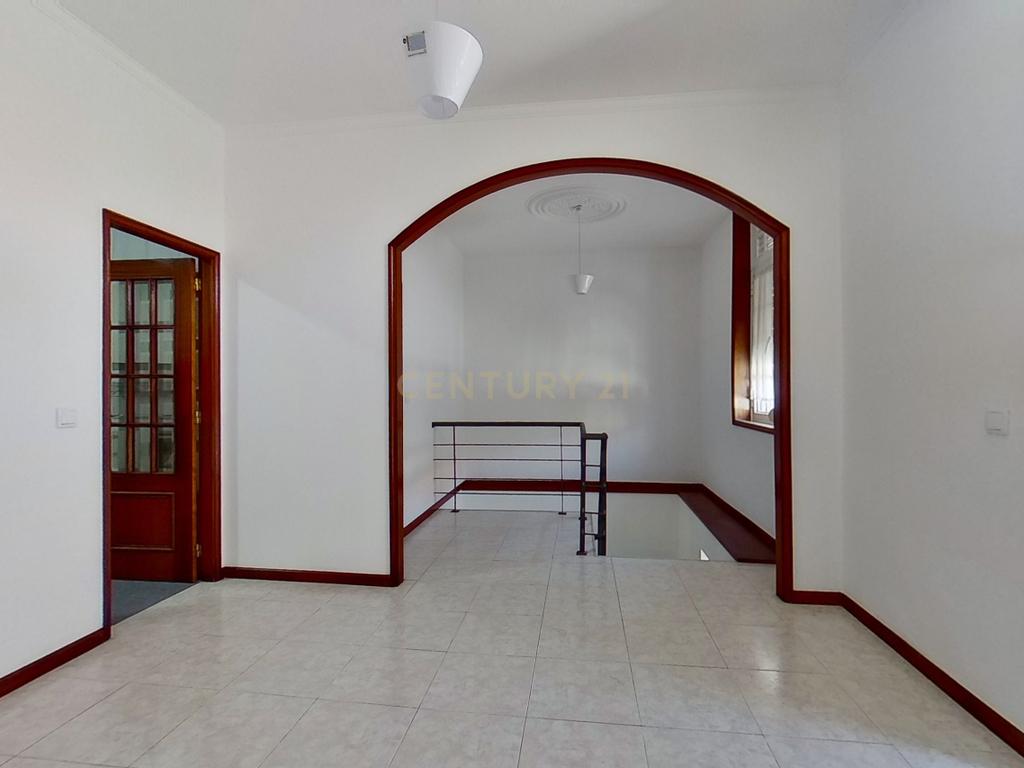 Moradia T2, Antas, à Praça Velasquez - Image 7