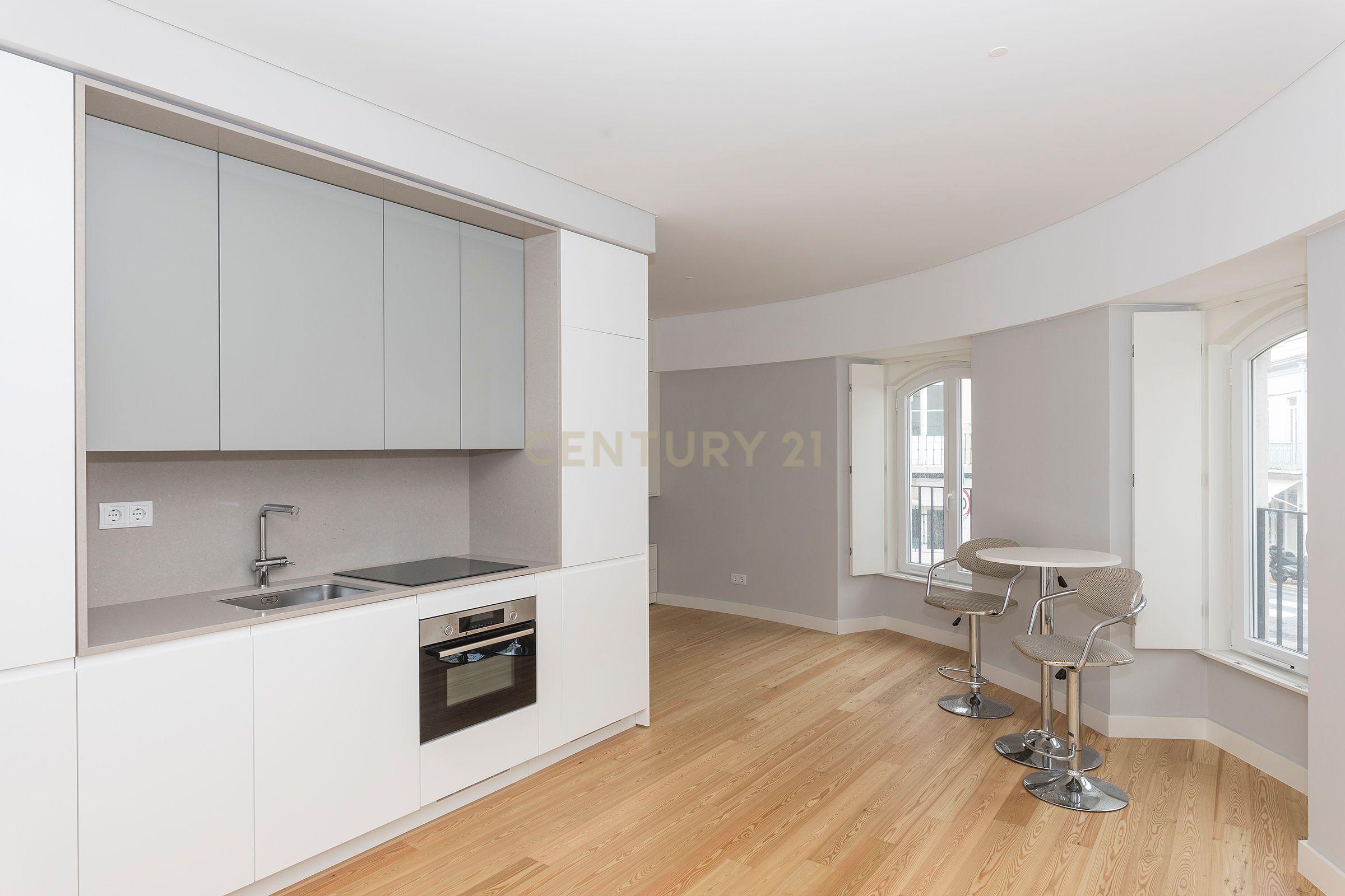 Apartamento T0 Novo em Campolide - Image 3