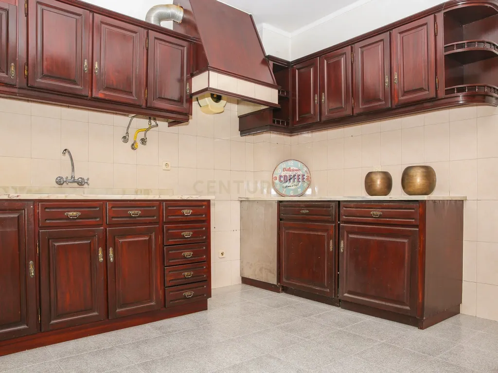 Prédio em Propriedade Total - Habitação e Comércio - Image 80