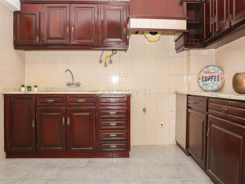 Prédio em Propriedade Total - Habitação e Comércio - Image 79