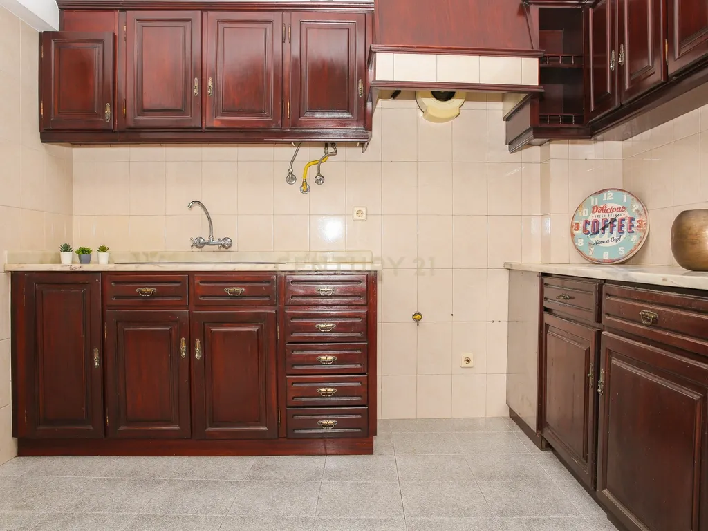 Prédio em Propriedade Total - Habitação e Comércio - Image 79