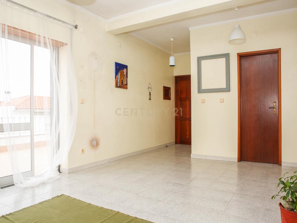 Prédio em Propriedade Total - Habitação e Comércio - Image 72