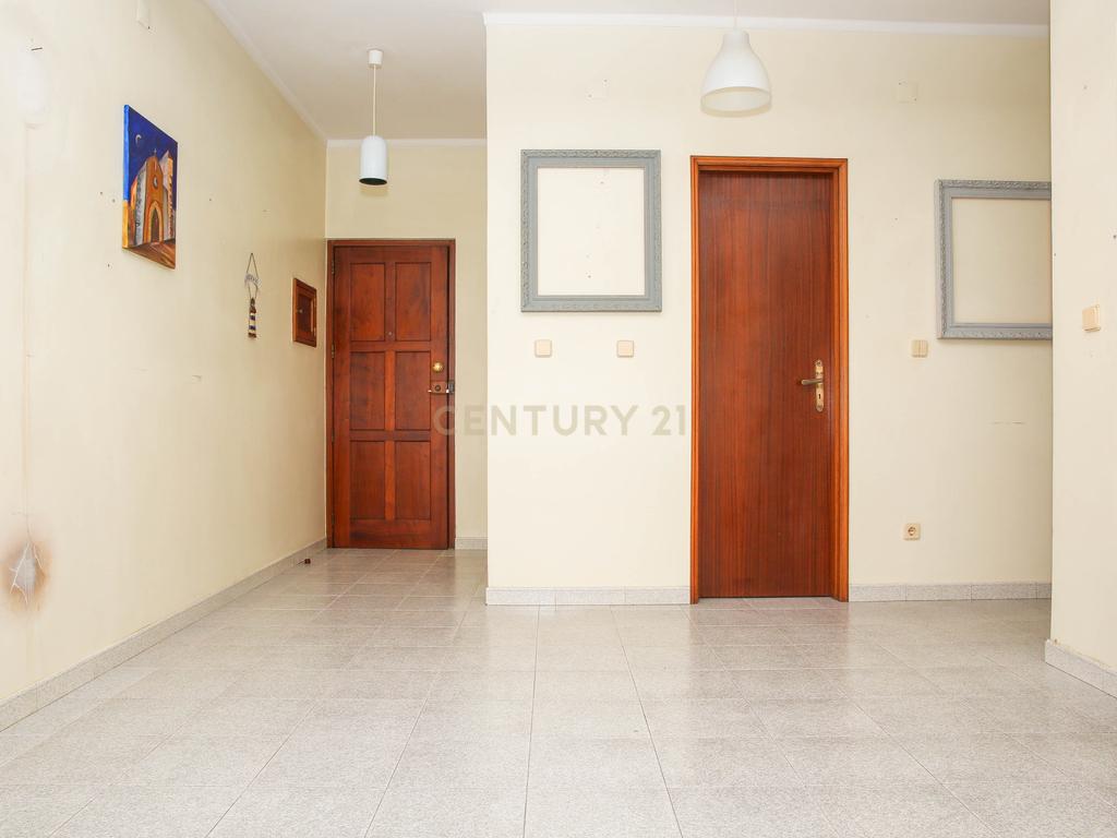 Prédio em Propriedade Total - Habitação e Comércio - Image 71