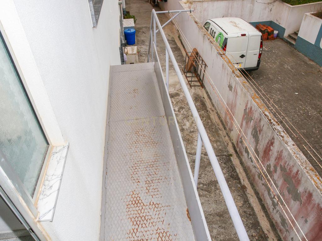 Prédio em Propriedade Total - Habitação e Comércio - Image 87