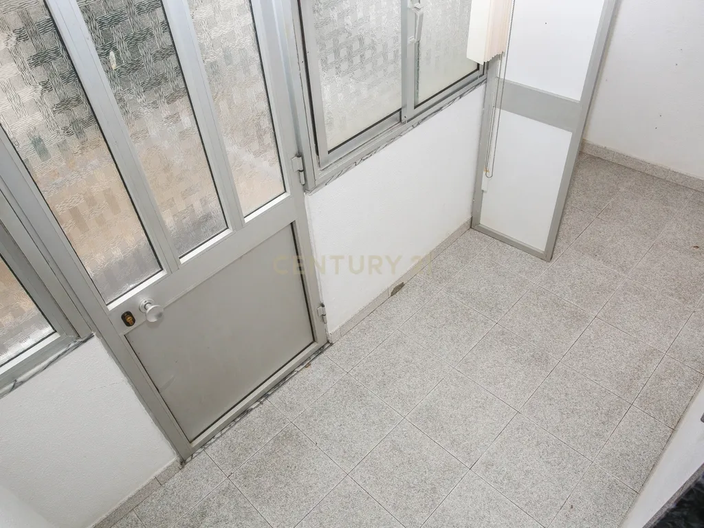 Prédio em Propriedade Total - Habitação e Comércio - Image 84