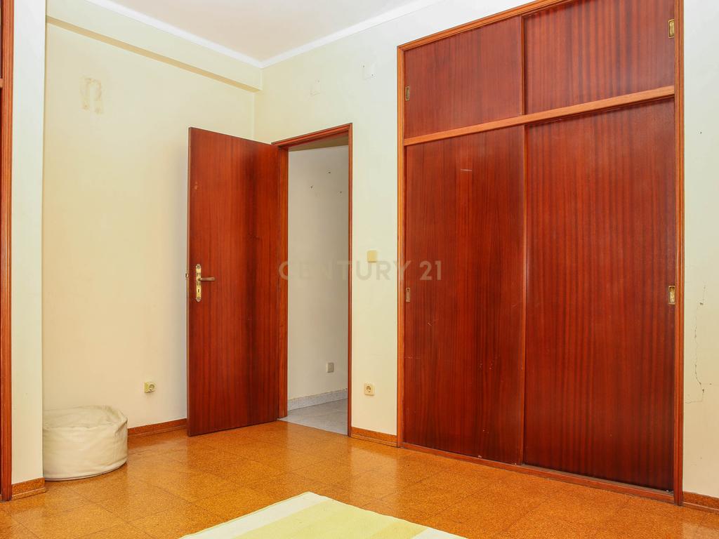 Prédio em Propriedade Total - Habitação e Comércio - Image 93