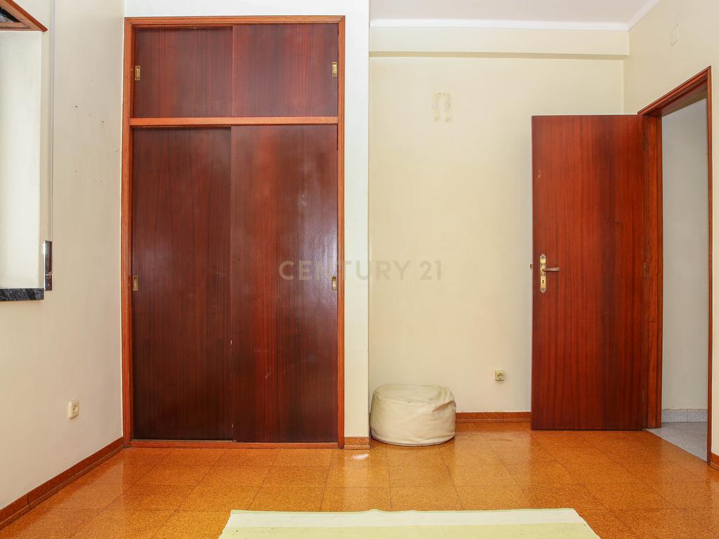 Prédio em Propriedade Total - Habitação e Comércio - Image 94