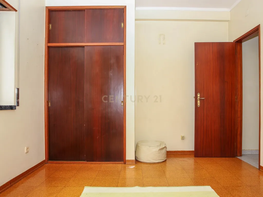 Prédio em Propriedade Total - Habitação e Comércio - Image 94