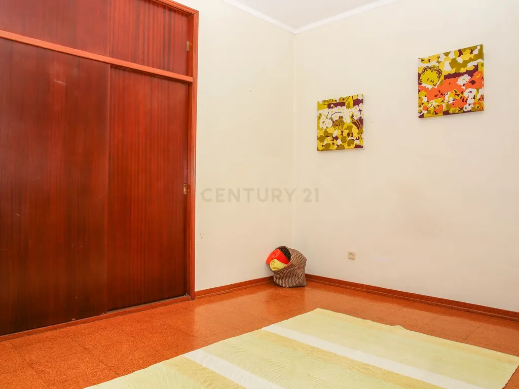 Prédio em Propriedade Total - Habitação e Comércio - Image 95
