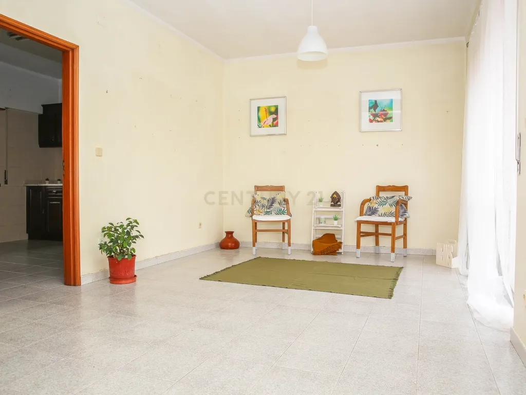 Prédio em Propriedade Total - Habitação e Comércio - Image 75