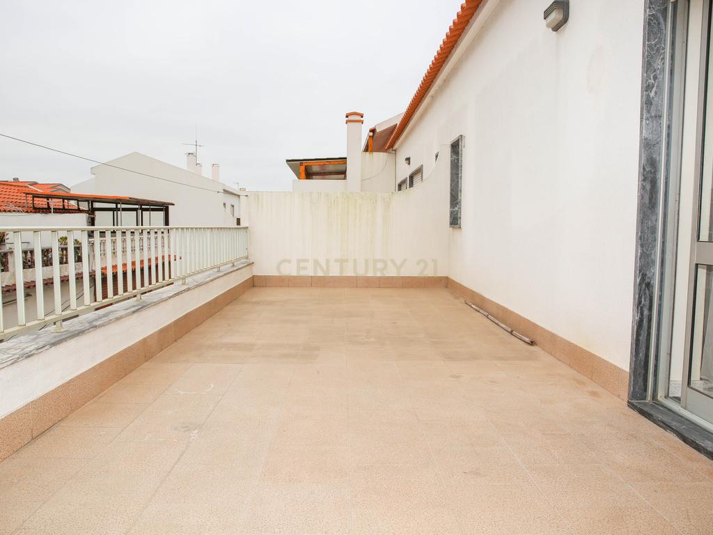 Prédio em Propriedade Total - Habitação e Comércio - Image 76