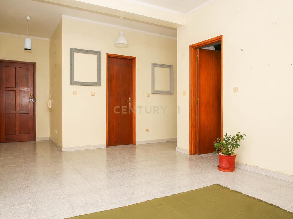 Prédio em Propriedade Total - Habitação e Comércio - Image 73