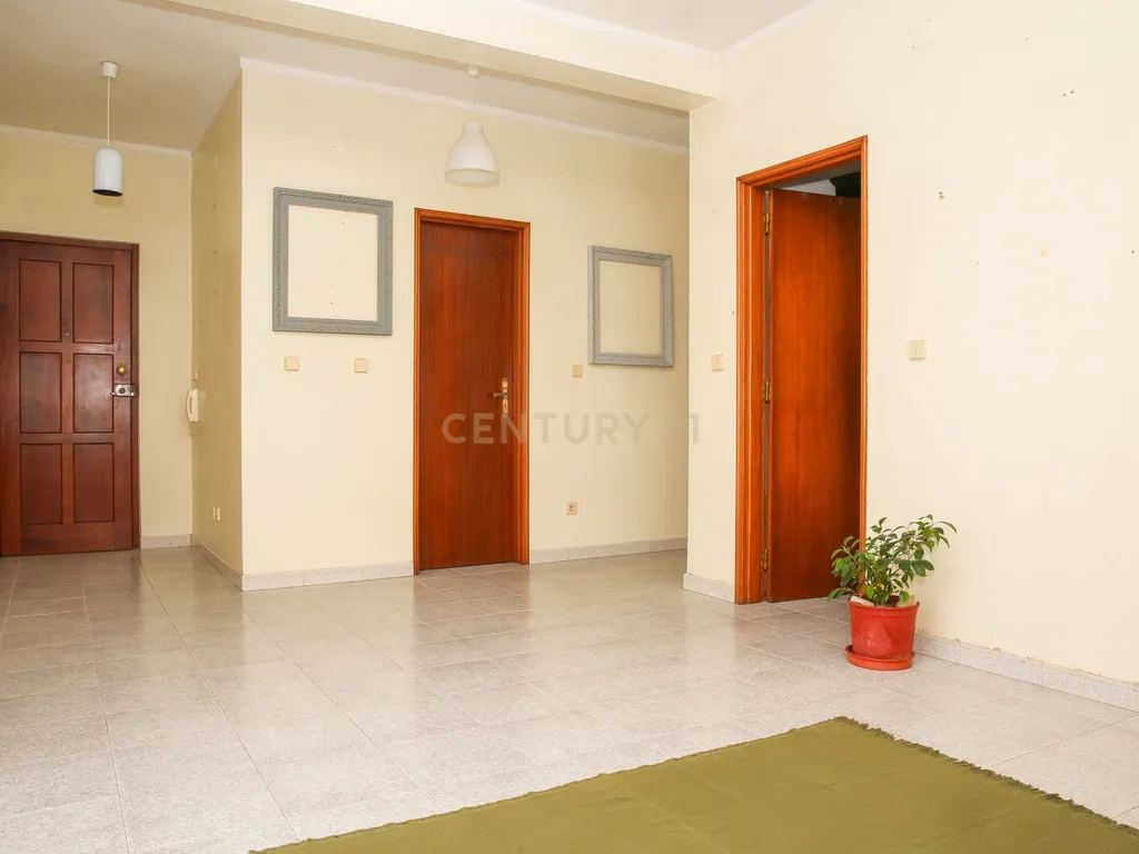 Prédio em Propriedade Total - Habitação e Comércio - Image 73
