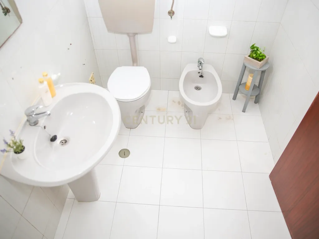 Prédio em Propriedade Total - Habitação e Comércio - Image 89