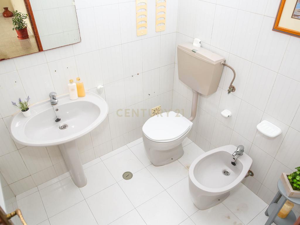 Prédio em Propriedade Total - Habitação e Comércio - Image 91