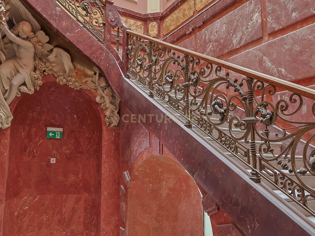 T1 no Palácio Bijou centro histórico do Porto com lugar de garagem - Image 23