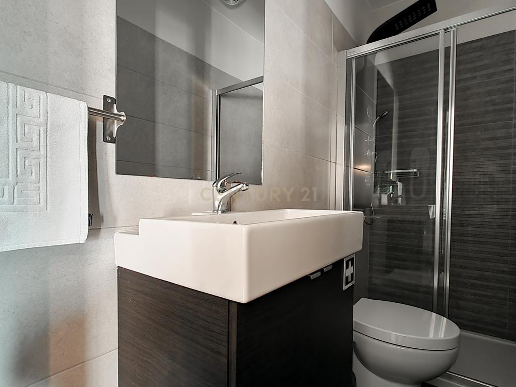 DOIS APARTAMENTOS T2 + T2  RECUADOS - Rua Ateneu Comercial do Porto - Image 21
