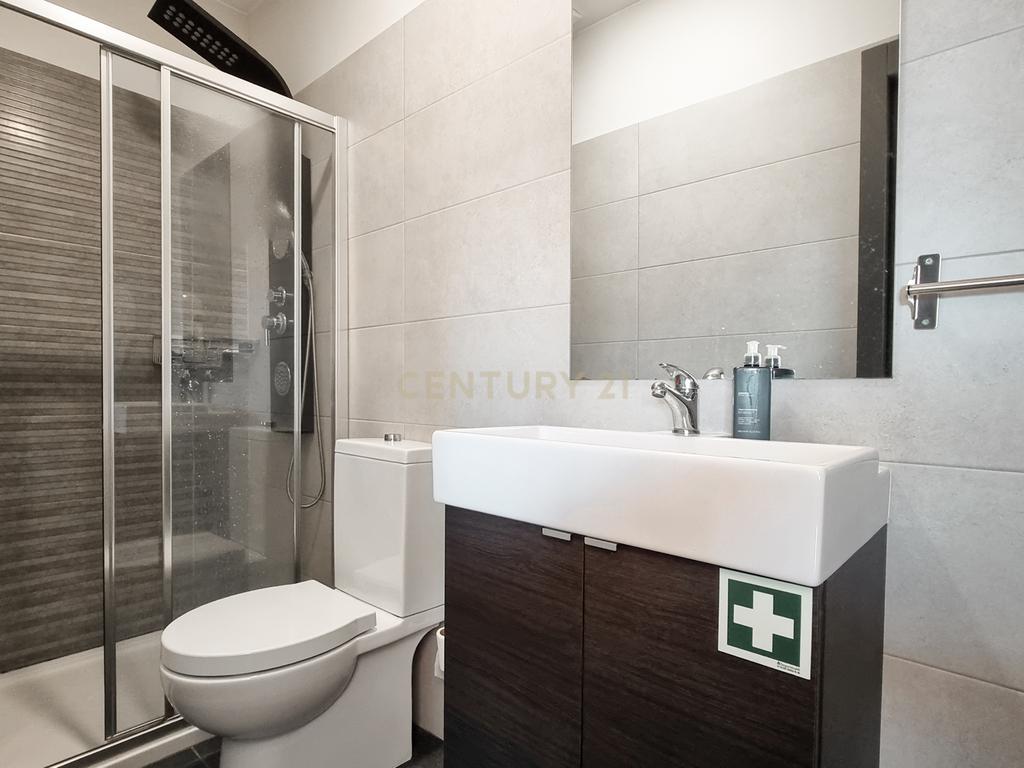 DOIS APARTAMENTOS T2 + T2  RECUADOS - Rua Ateneu Comercial do Porto - Image 14