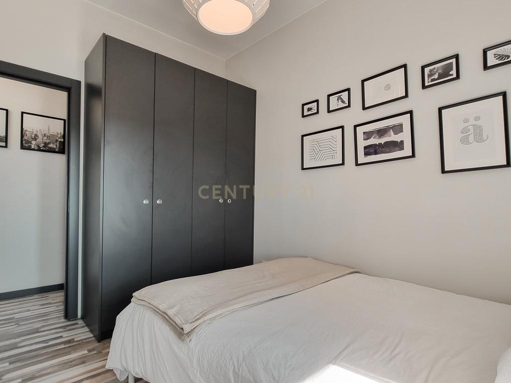 DOIS APARTAMENTOS T2 + T2  RECUADOS - Rua Ateneu Comercial do Porto - Image 10