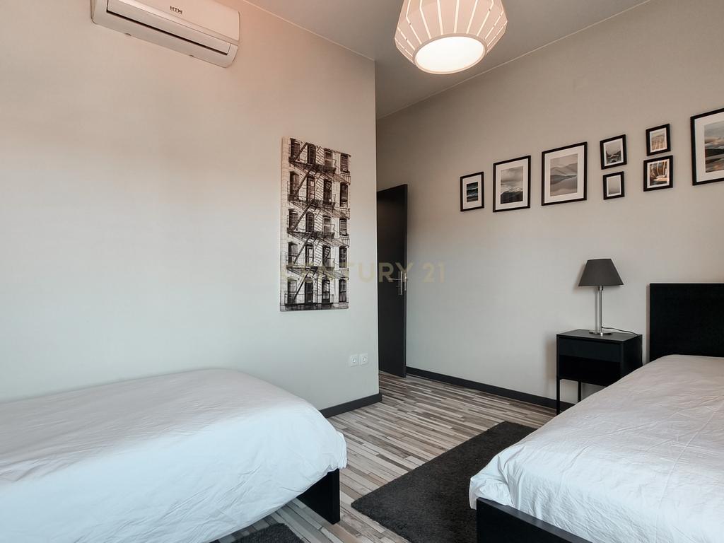 DOIS APARTAMENTOS T2 + T2  RECUADOS - Rua Ateneu Comercial do Porto - Image 12