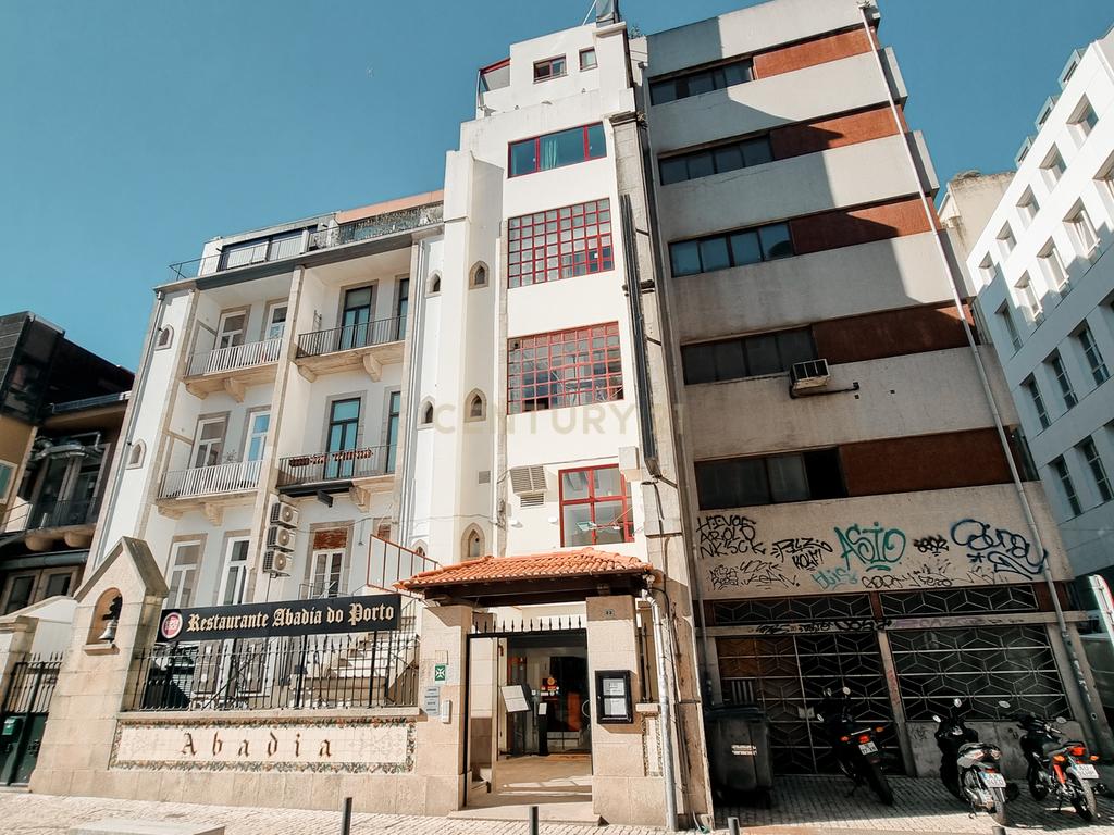 DOIS APARTAMENTOS T2 + T2  RECUADOS - Rua Ateneu Comercial do Porto - Image 29