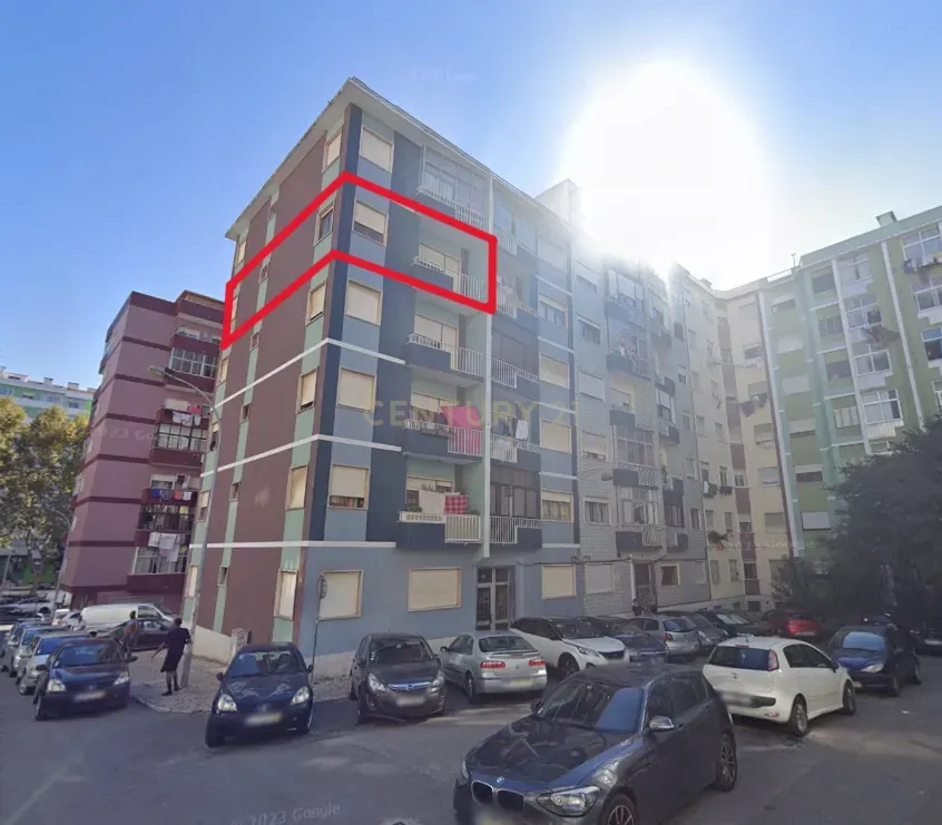 Apartamento T2 em Cacem (4º Andar) (IMOVEL ARRENDADO) - Image 1
