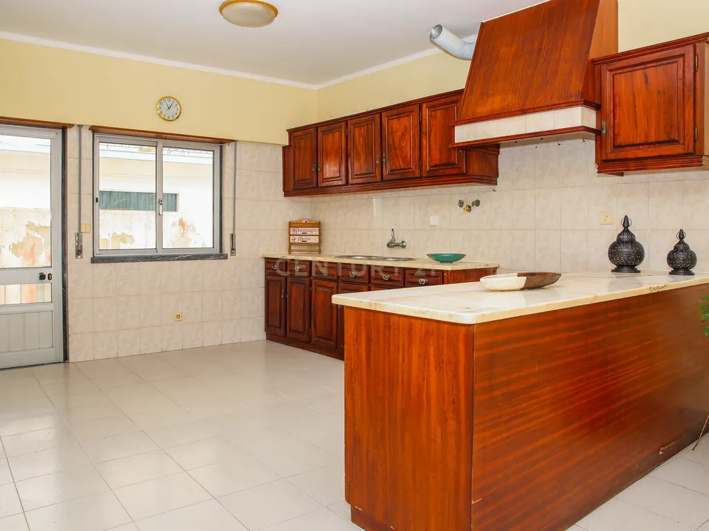 Prédio em Propriedade Total - Habitação e Comércio - Image 51