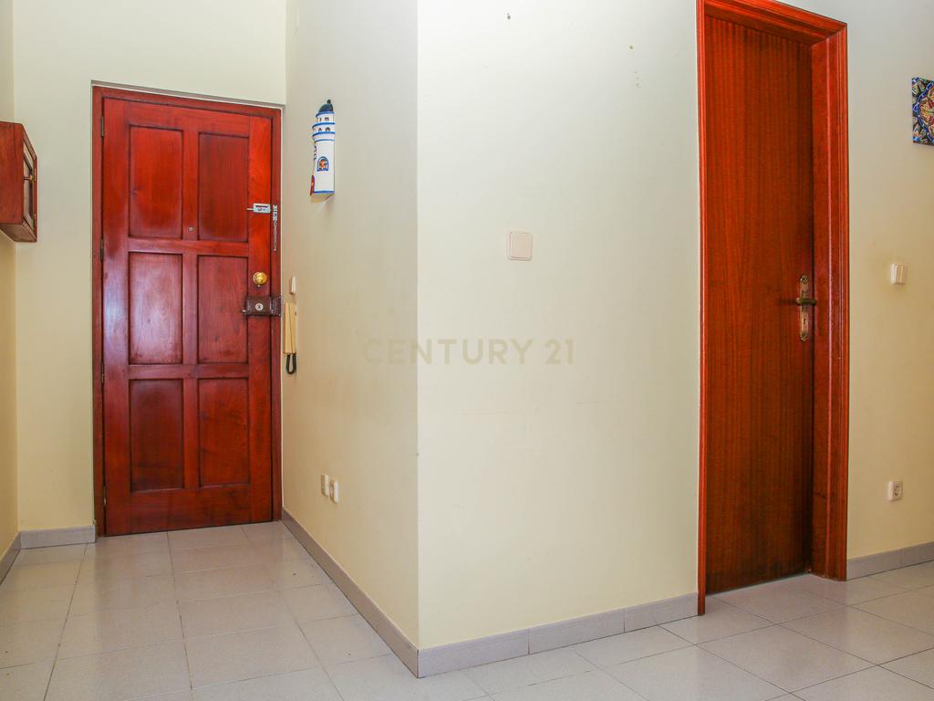 Prédio em Propriedade Total - Habitação e Comércio - Image 46
