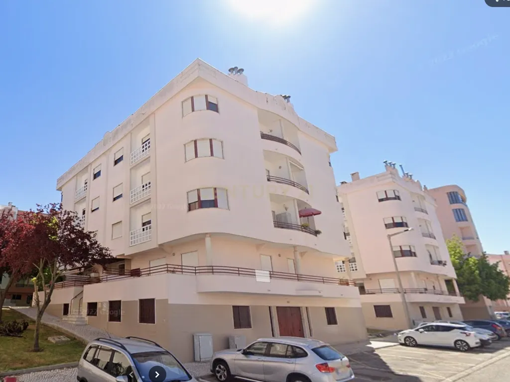 Fantástico apartamento T2 com garagem, e terraço, em Corroios, Almada. - Image 30