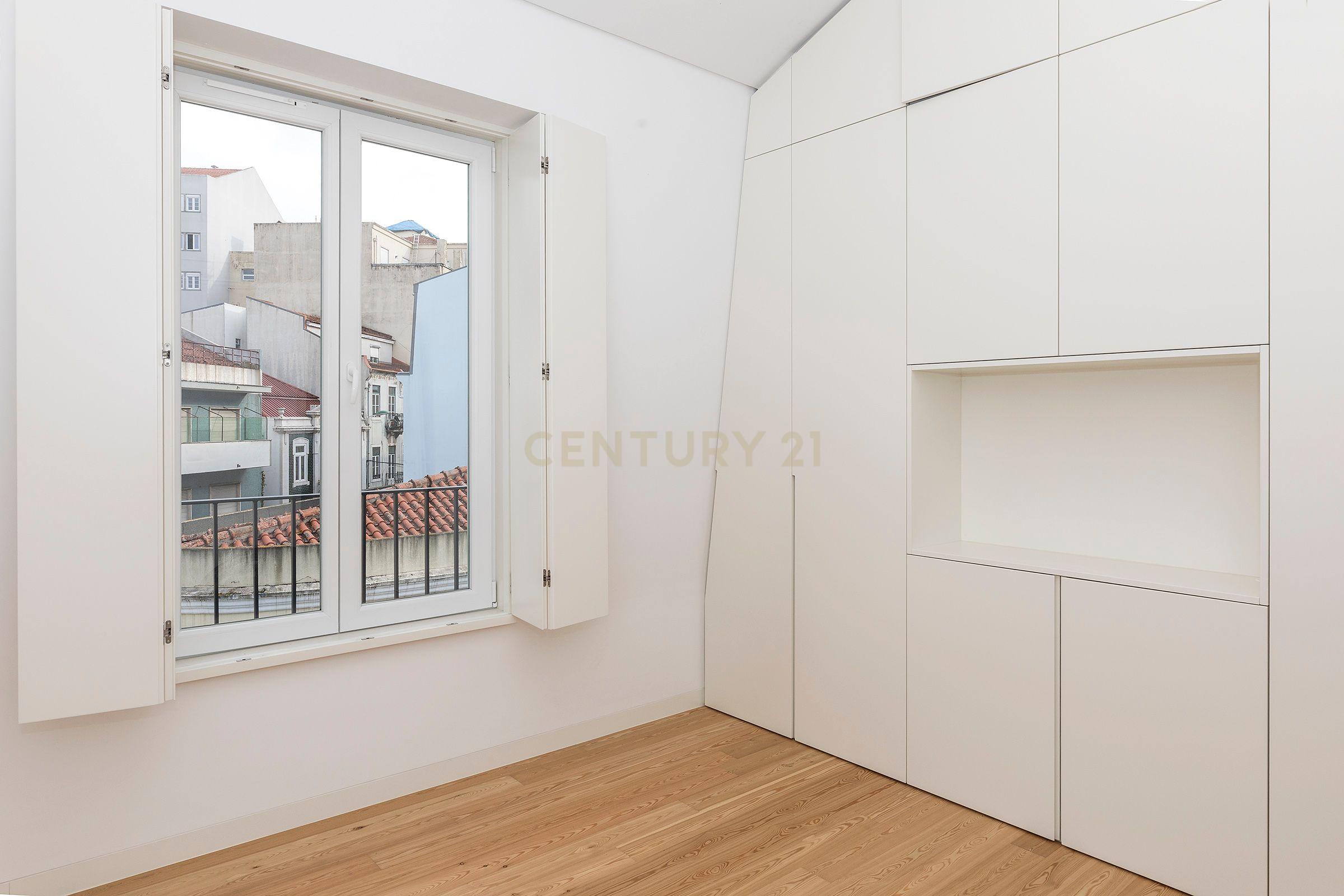 Apartamento T2 Novo em Campolide - Image 4