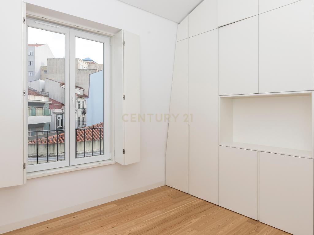 Apartamento T2 Novo em Campolide - Image 4