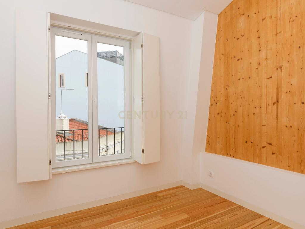 Apartamento T2 Novo em Campolide - Image 6