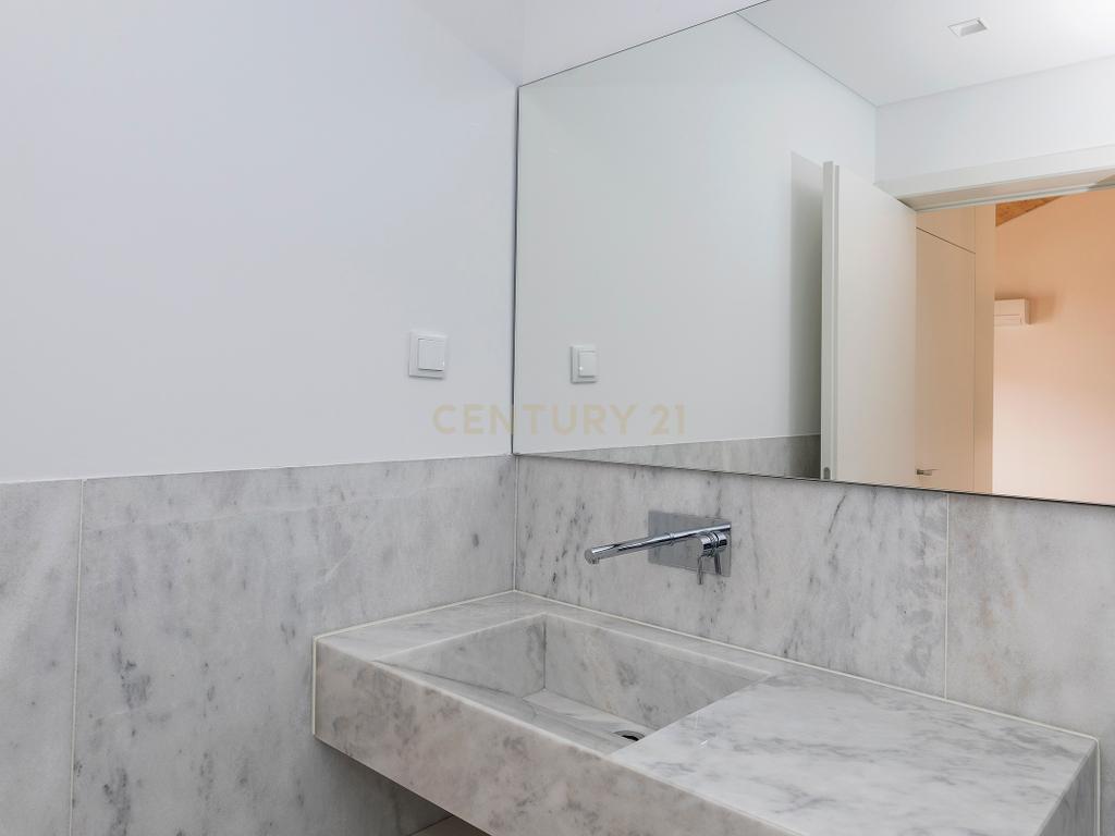 Apartamento T2 Novo em Campolide - Image 7