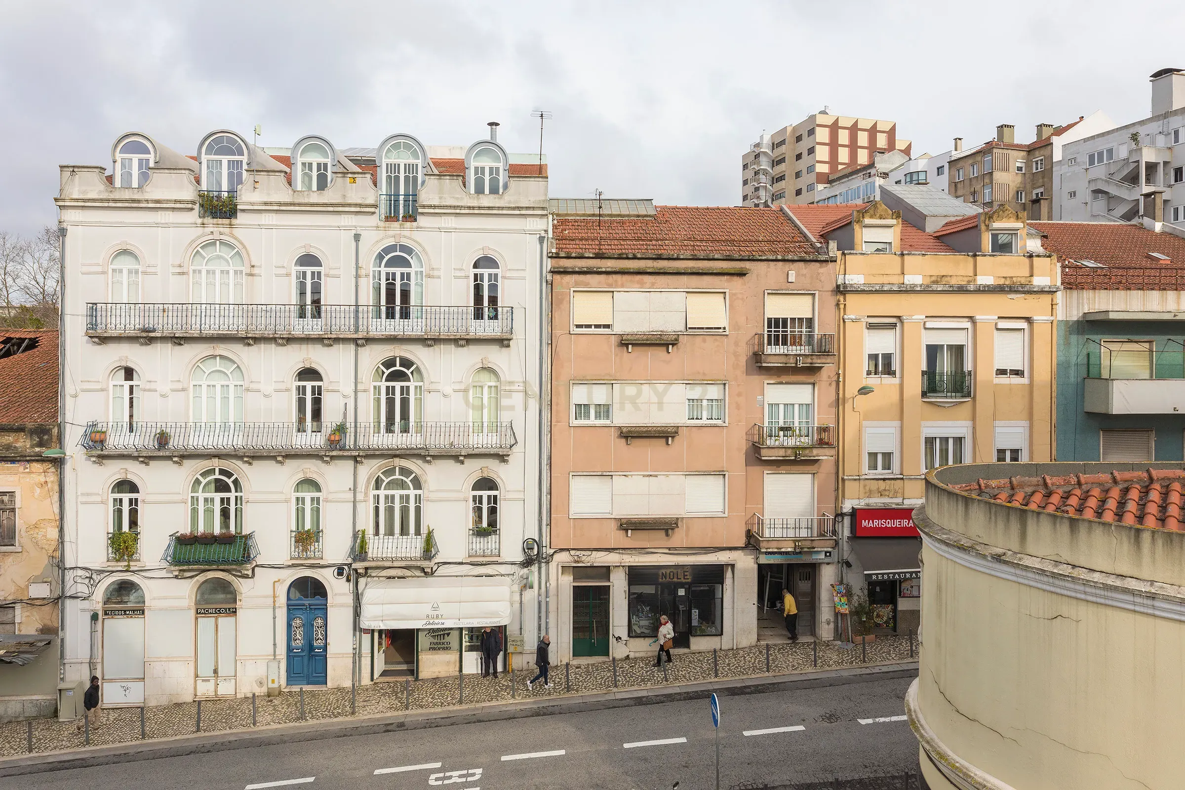 Apartamento T2 Novo em Campolide - Image 9