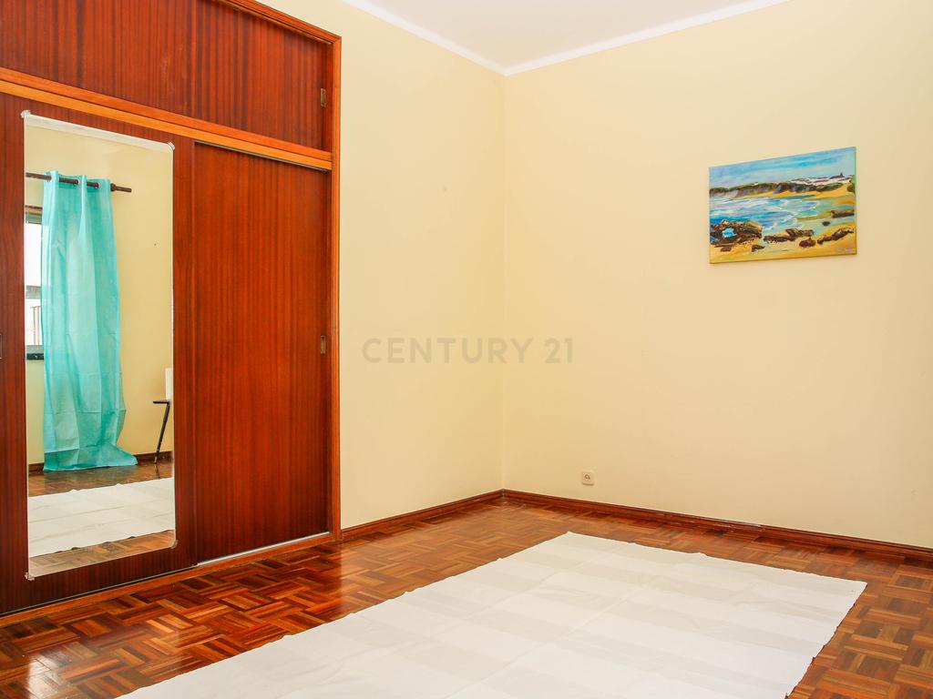Prédio em Propriedade Total - Habitação e Comércio - Image 63