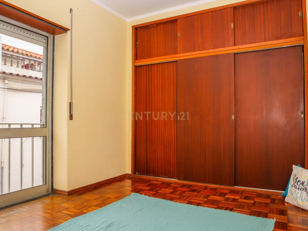 Prédio em Propriedade Total - Habitação e Comércio - Image 58