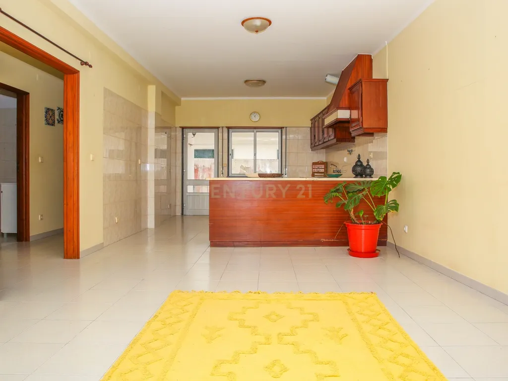 Prédio em Propriedade Total - Habitação e Comércio - Image 48