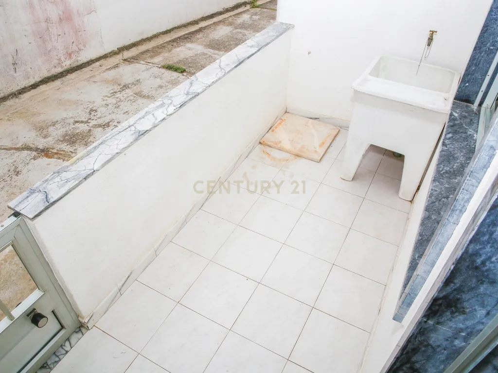 Prédio em Propriedade Total - Habitação e Comércio - Image 67