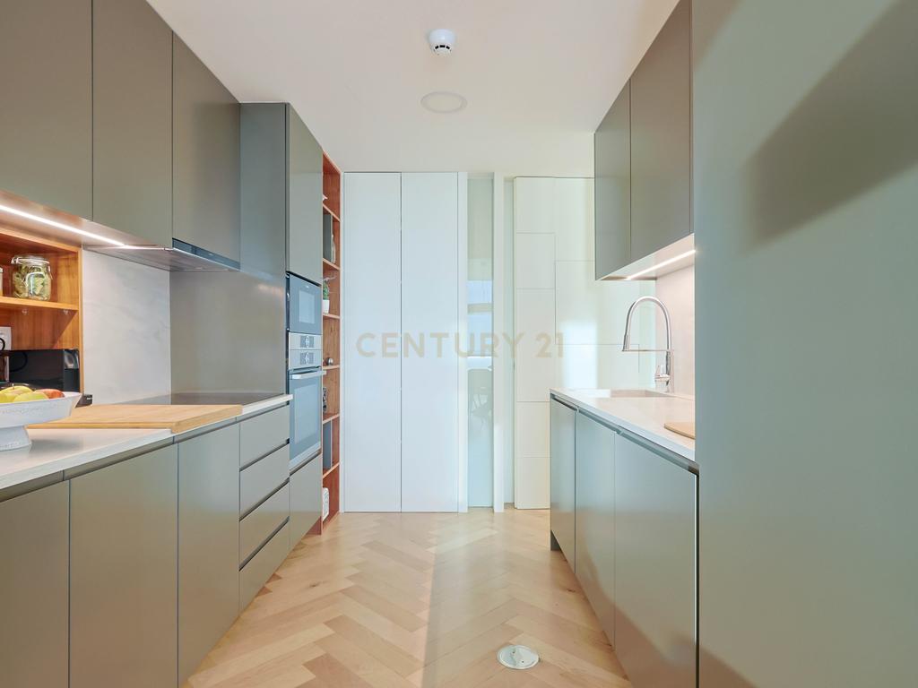 Apartamento T2 à venda na Avenida Brasil com vista Mar - Image 21